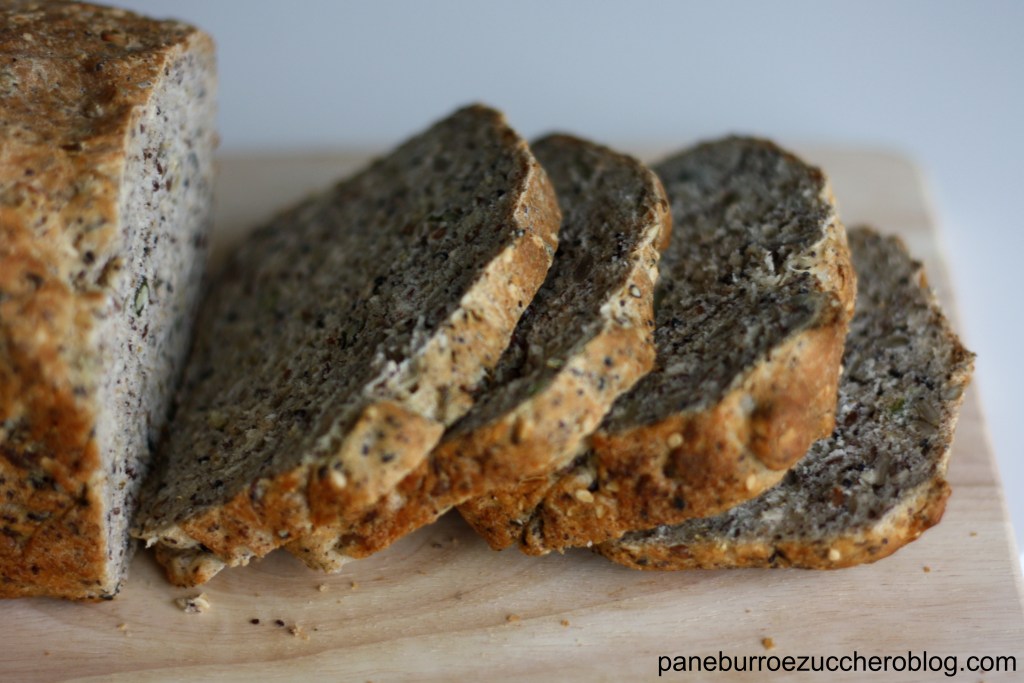 Girasole, lino, zucca, sesamo, papavero… quanti semi in questo pane!