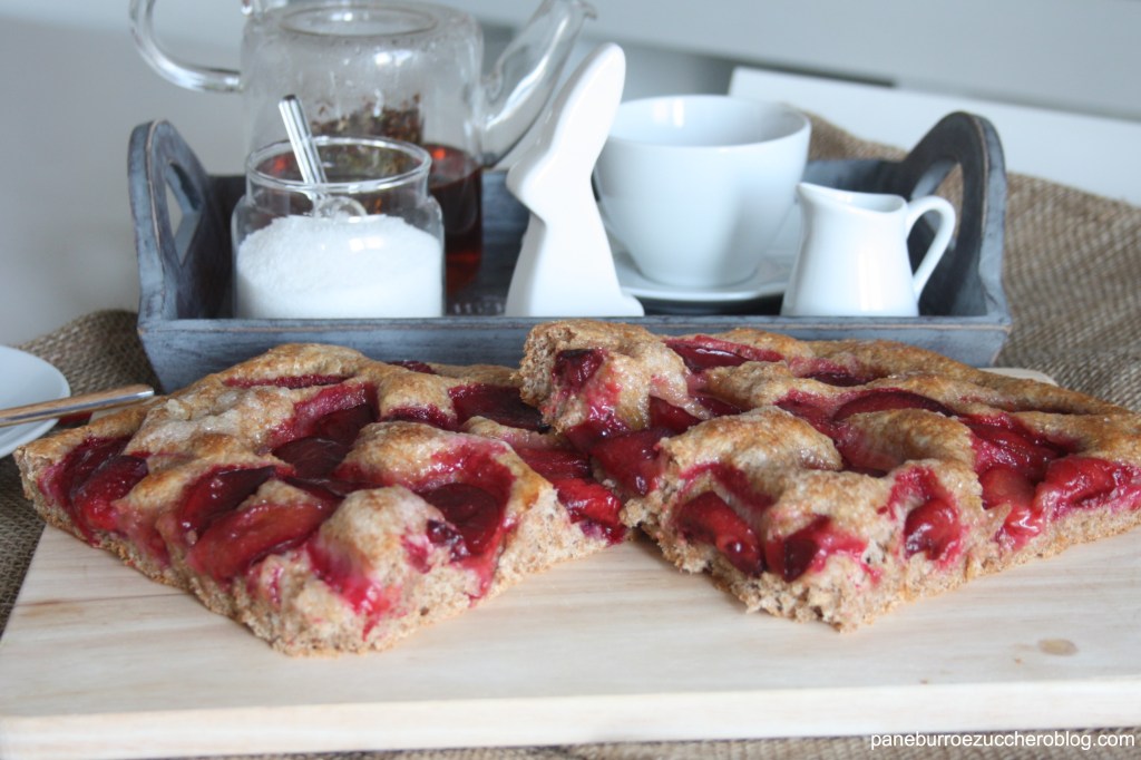 Focaccia dolce alle susine per l’ora del&nbsp;tè